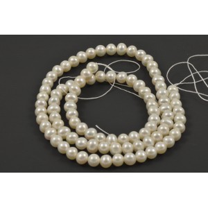 Cultured freshwater white pearls semi round 4 mm 